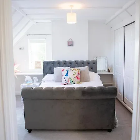 Orchard House, With Hot Tub, Games & Parking بيت للعطل