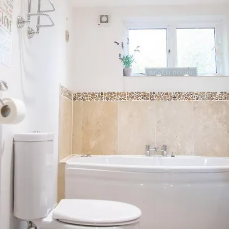 بيت للعطل Orchard House, With Hot Tub, Games & Parking ريتشموند
