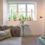 Σπίτι διακοπών Orchard House, With Hot Tub, Games & Parking *