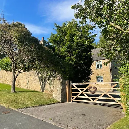 Orchard House, With Hot Tub, Games & Parking Richmond (North Yorkshire)