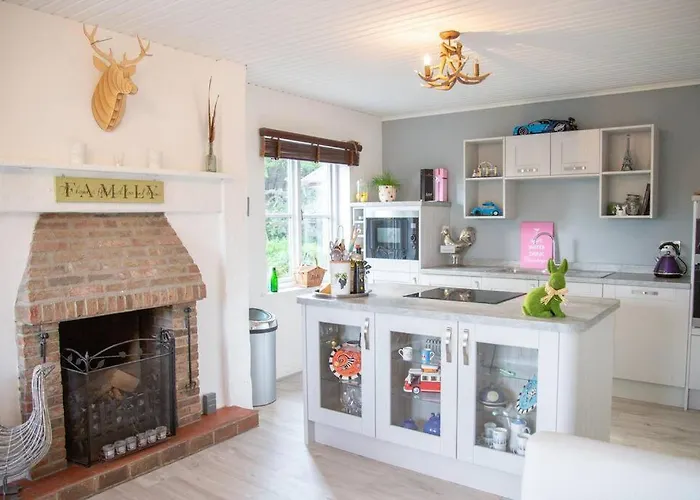 Orchard House, With Hot Tub, Games & Parking * Richmond (North Yorkshire)