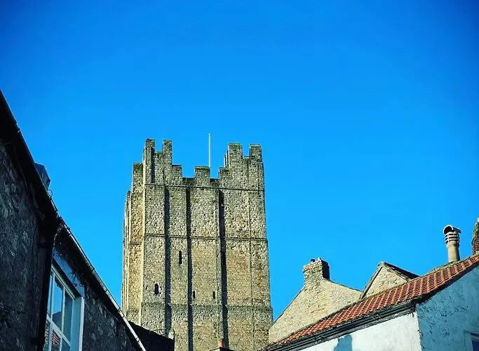 Holiday home Orchard House, With Hot Tub, Games & Parking *