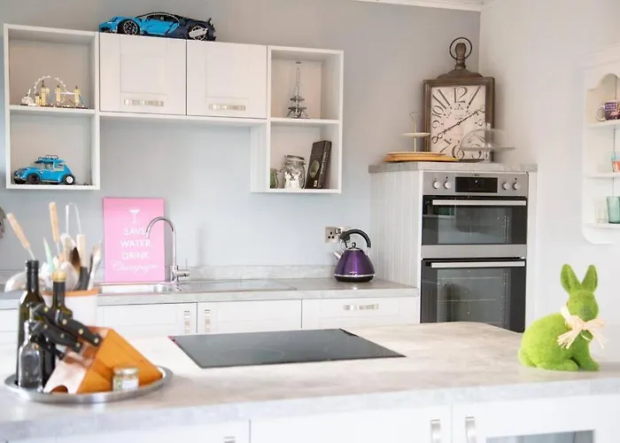 Holiday home Orchard House, With Hot Tub, Games & Parking