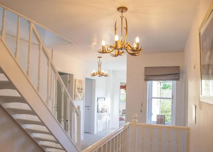 Orchard House, With Hot Tub, Games & Parking Holiday home