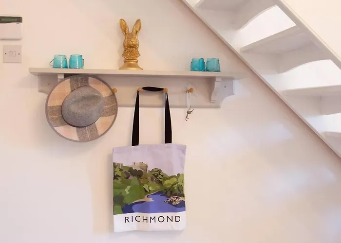 Holiday home Orchard House, With Hot Tub, Games & Parking *