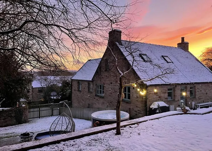 Orchard House, With Hot Tub, Games & Parking * Richmond (North Yorkshire)