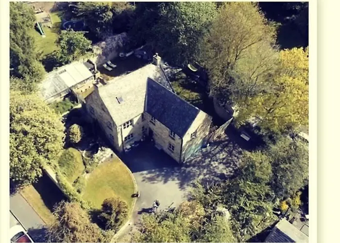 Orchard House, With Hot Tub, Games & Parking Holiday home *