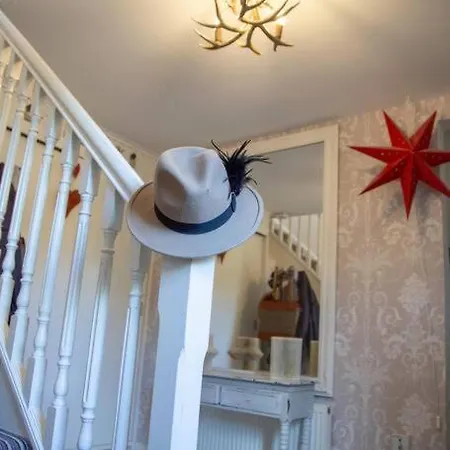 Orchard House, With Hot Tub, Games & Parking 里士满